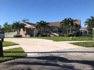 10711 SW 69th St, Miami, FL 33173