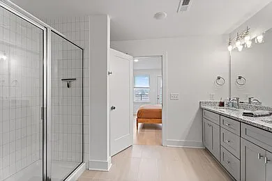 608 Markham St — Photo 13