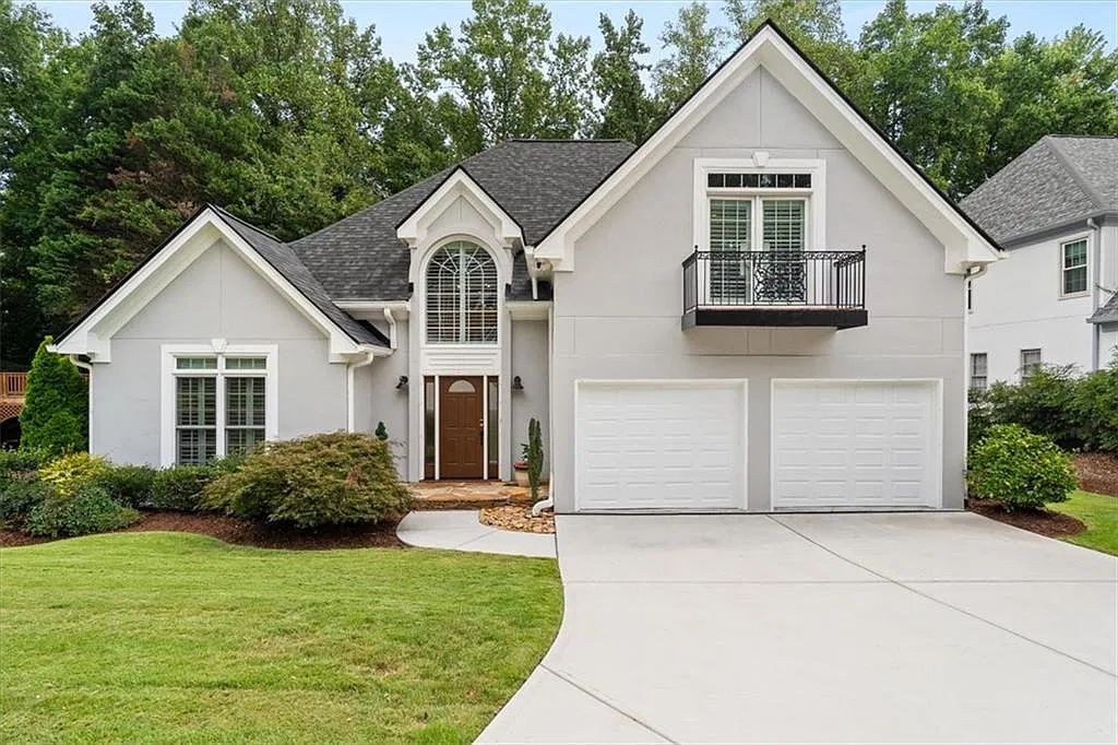 4 bed, 3.5 bath, 4716 sqft, $4,800 — Photo 1
