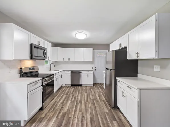 7805 Ashdale Rd, Capitol Heights, MD 20743