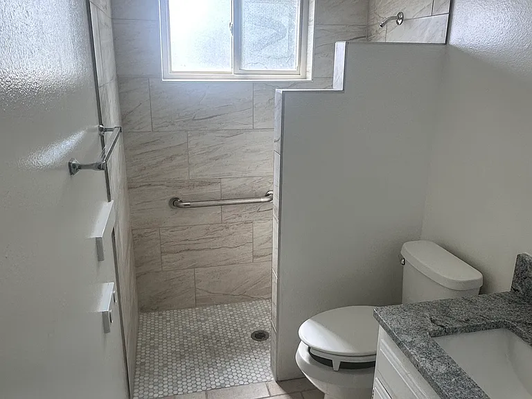 532 S Las Uvas — Photo 4