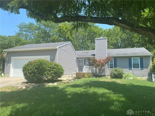 520 Woodsdale Dr, Monroe, OH 45050