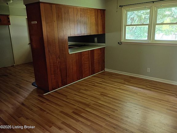 4th image of 845 Bleemel Ln