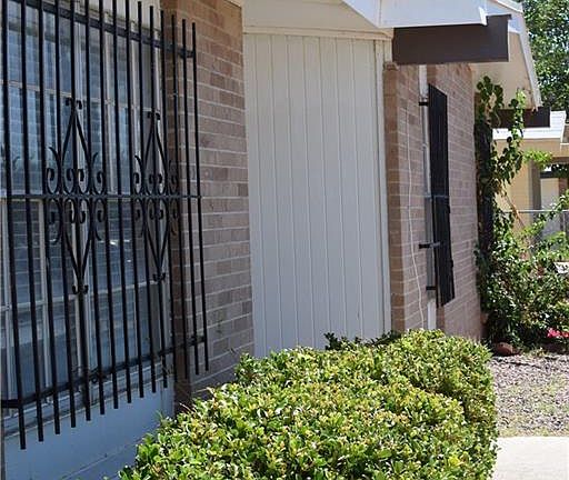2nd image of 6009 Naples St