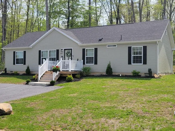 110 Marshall Ln, Sellersville, PA 18960