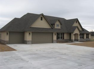 19422 Knight Ln, Claremore, OK 74017