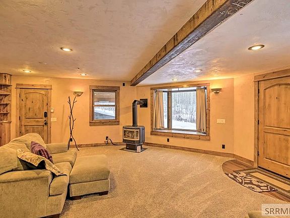 3rd image of 11118 Beaver Blvd