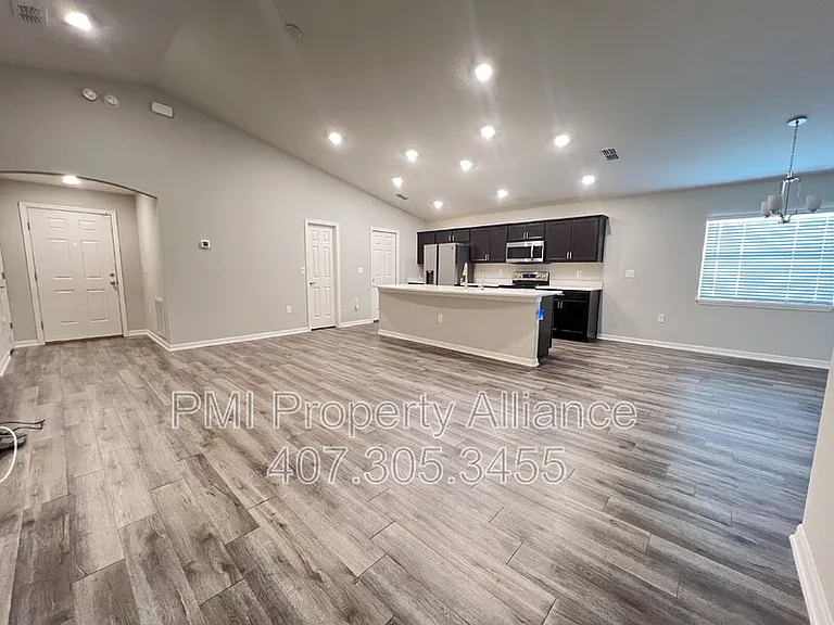 1002 Corso Dr — Photo 5