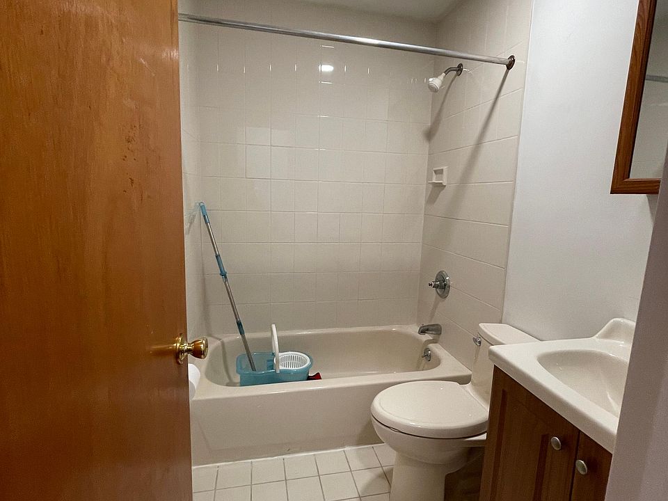 1st image of 2937 Martin Ct Floor 1