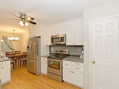 569 Highwood Cir — Photo 8