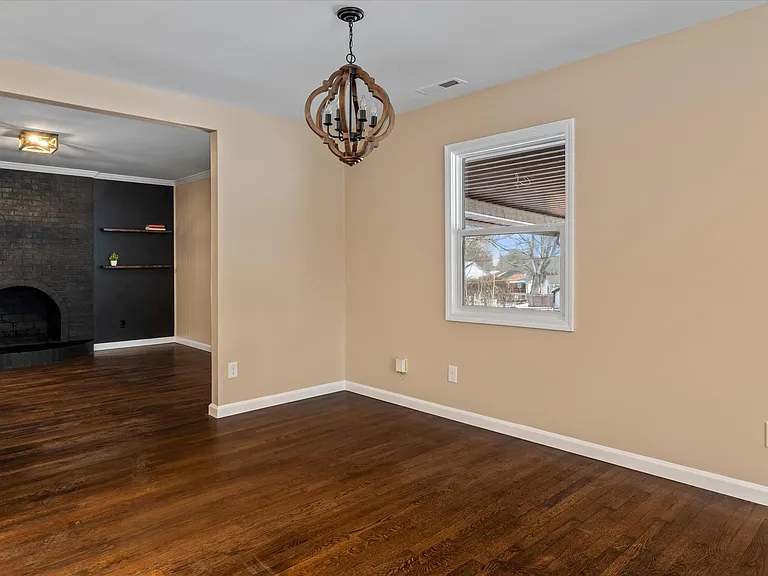1090 Shalimar Dr — Photo 14
