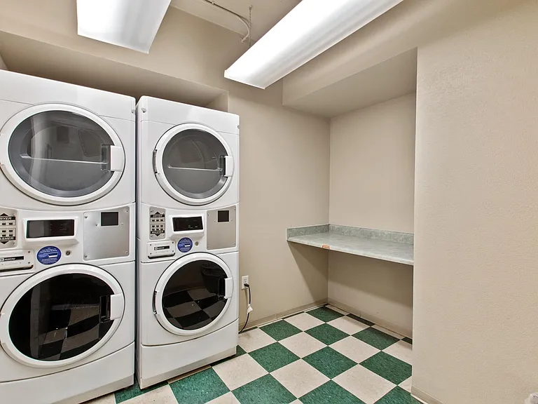 Commercial Washer/Driers on each floor (FREE!)