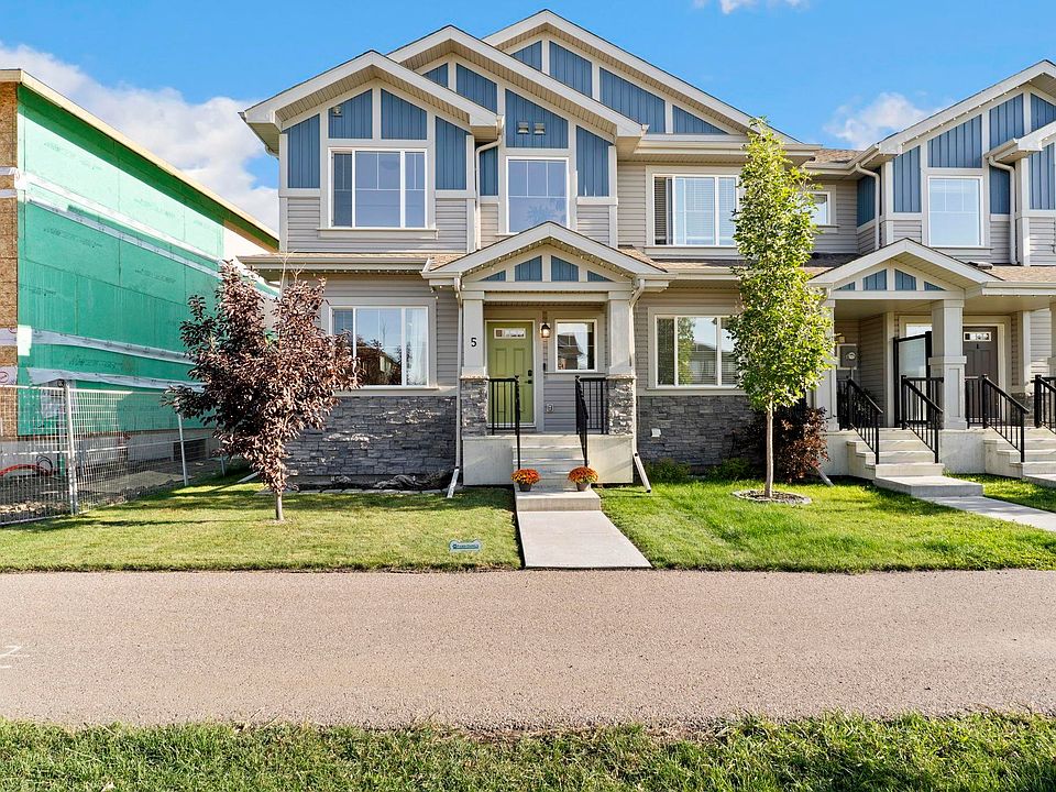 1st image of 5 Sienna Blvd