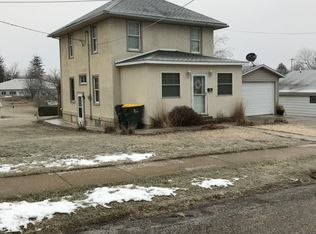 27 5th Ave SW, Waukon, IA 52172