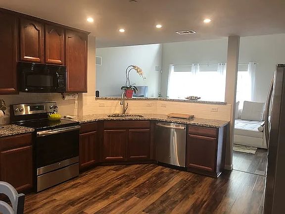 2nd image of 10111 Wake Bridge Dr