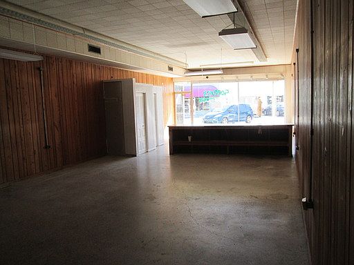 2nd image of 125 E Stuart Ave