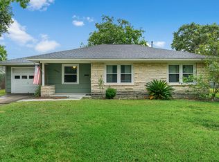 5806 Grape St, Houston, TX 77074