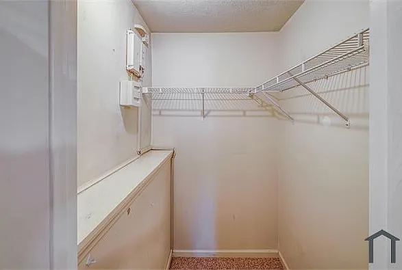 7600 Roscommon Ct #4 — Photo 13