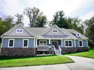 194 Barnrock Dr, Mills River, NC 28759