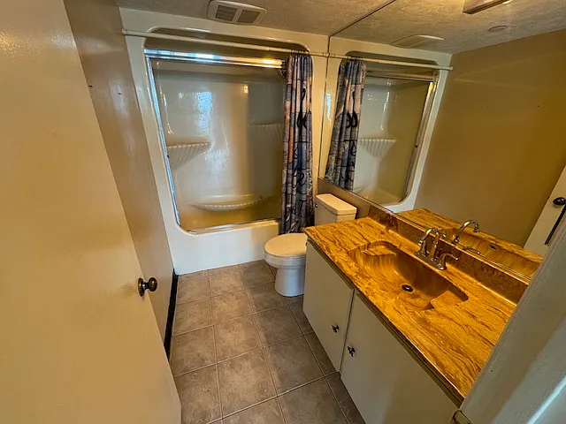 1 Oceans West Blvd #19B2 — Photo 40
