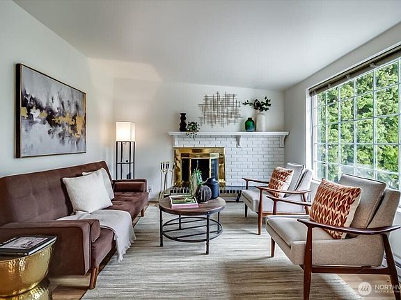 4th image of 14043 Burke Avenue N