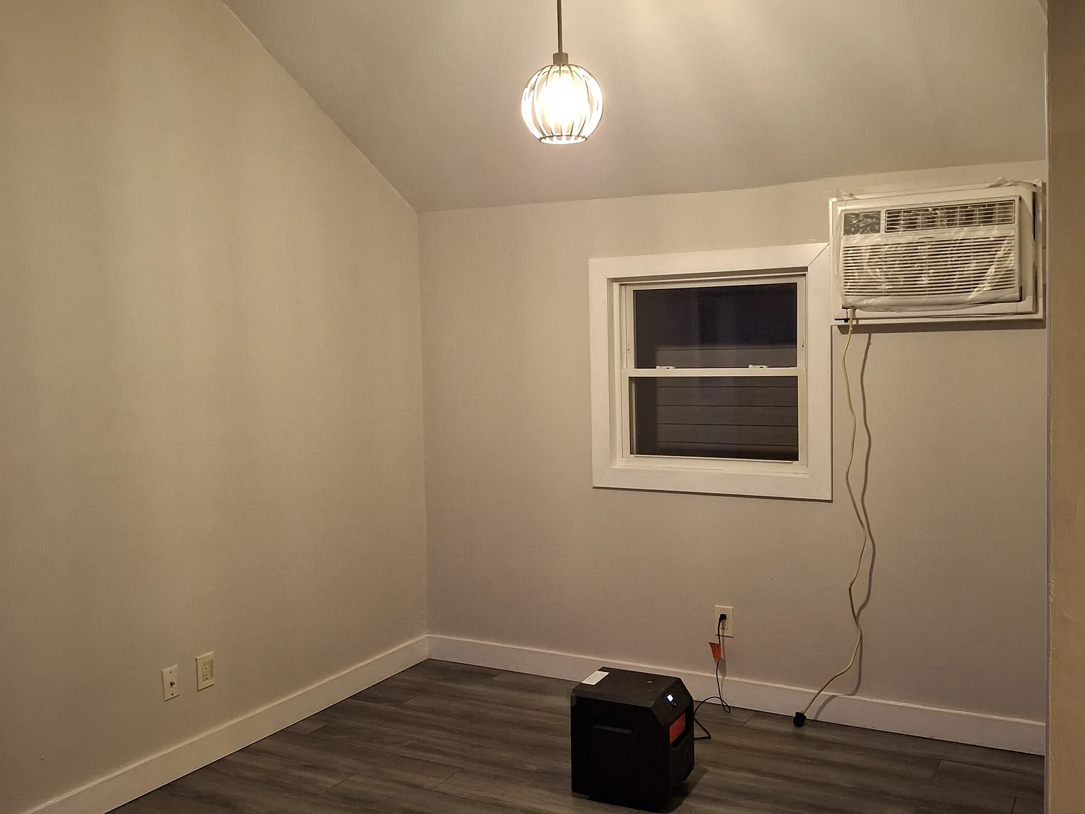 1 bed, 700 sqft, $1,400 — Photo 3