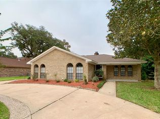 239 Wentworth Dr, West Columbia, TX 77486
