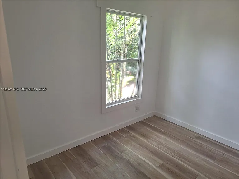 1121 NE 1st Ave — Photo 10