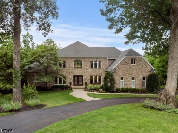 7 Old Ln, Towaco, NJ 07082