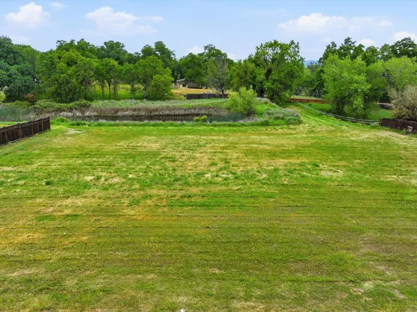 1100 Oak Park Way, Lakeport, CA 95453