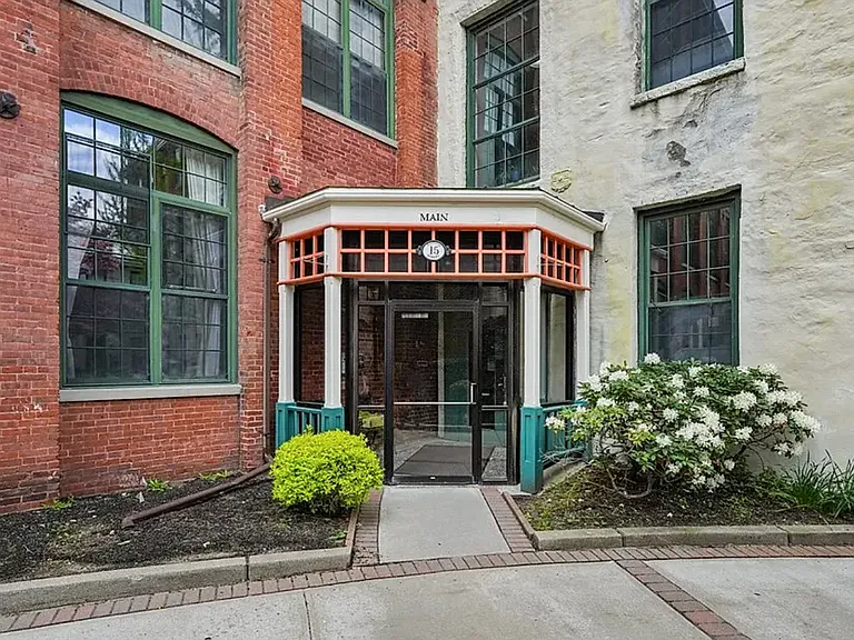 15 Higgins St #219 — Photo 27
