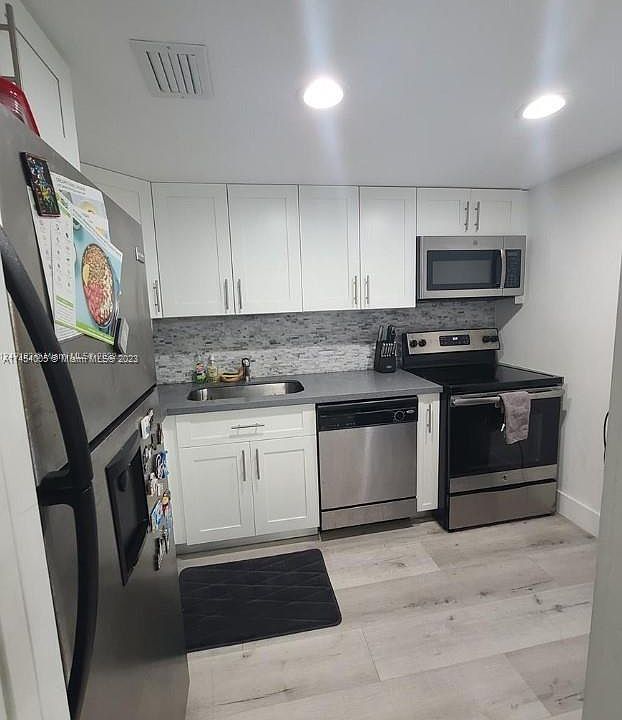 1st image of 3750 Inverrary Dr APT 1C