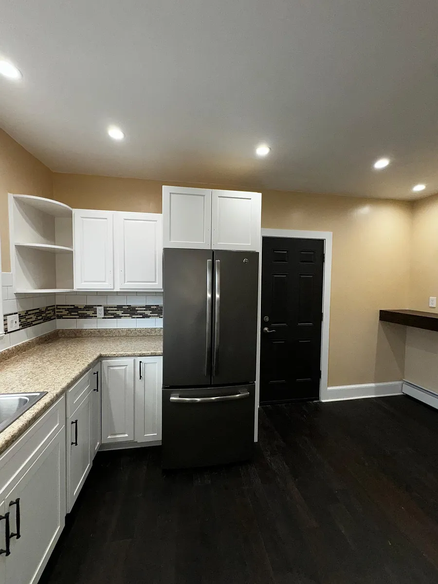 Building Photo - 806 Garden St #3