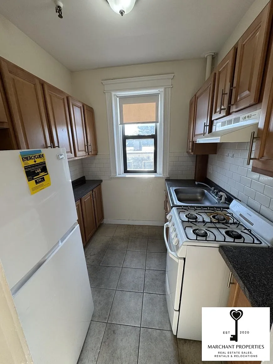 Photo 2 of 10 - 1148 Commonwealth Ave #12 - Boston, MA Building Photo - 1148 Commonwealth Ave #12