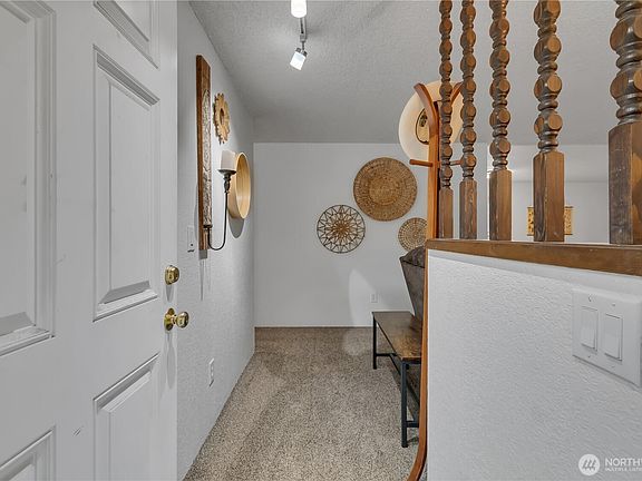 4th image of 32544 24th Avenue SW