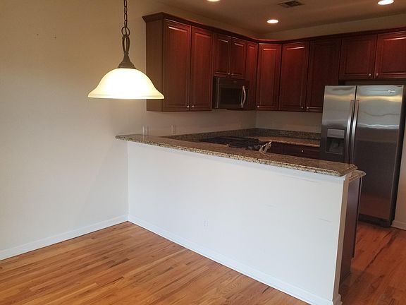 3rd image of 132 Wildwood Cir