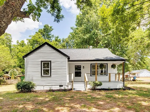 234 W Luther Ave, Liberty, NC 27298