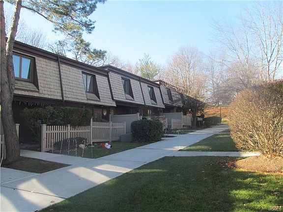 4th image of 4 E Heritage Dr