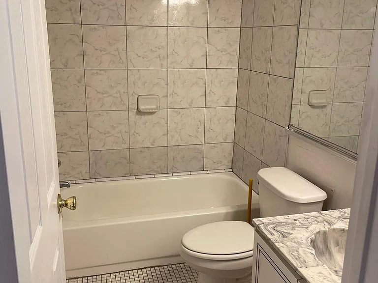 Hallway full bath