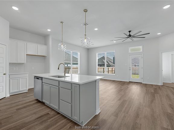 3rd image of 3176 Brady Ct