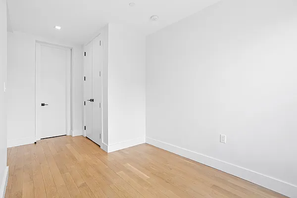 Rented by Skyhigh Realty NYC LLC | media 36