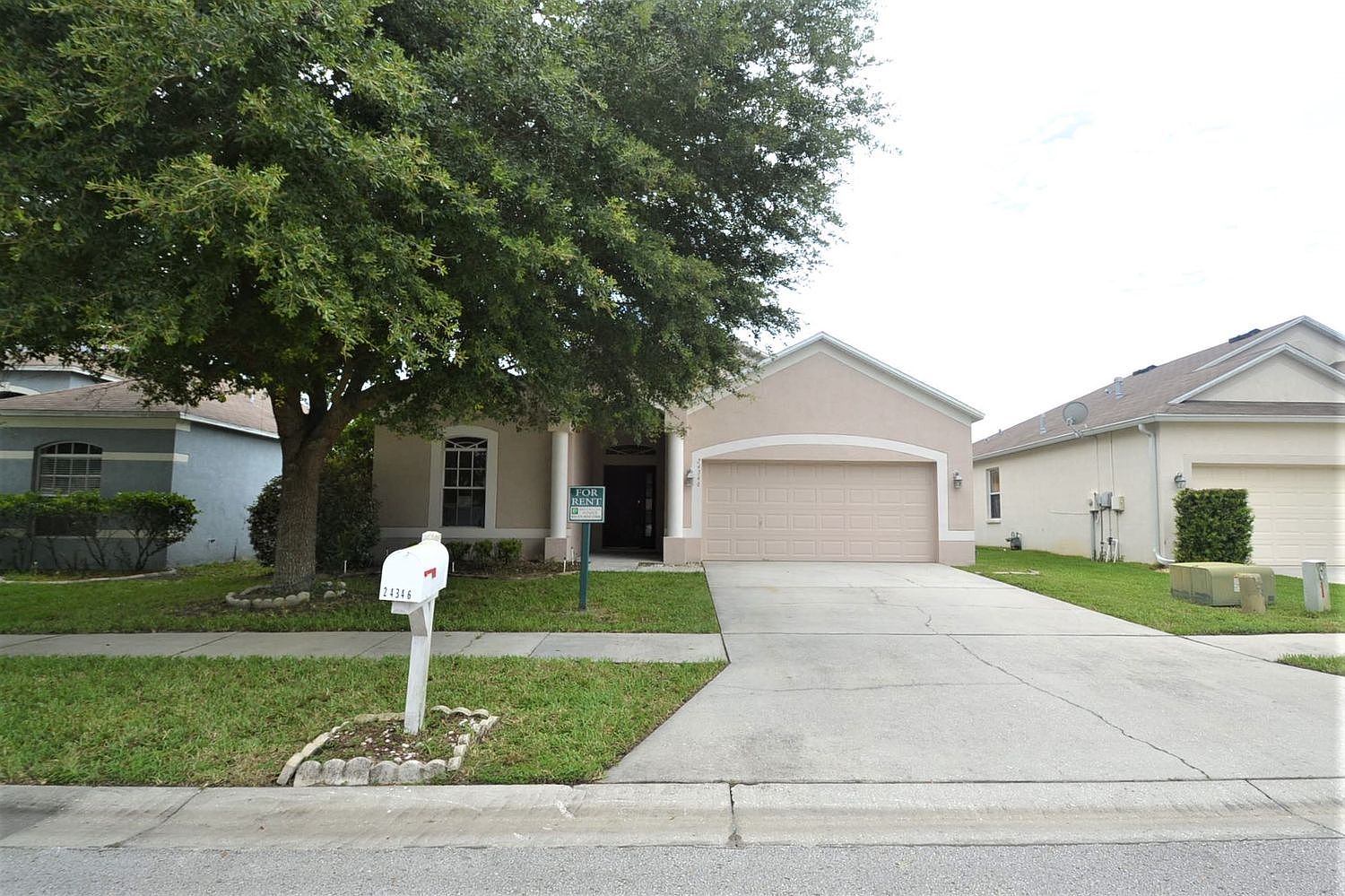 24346 Breezy Oak Ct, Lutz, FL 33559 | Zillow