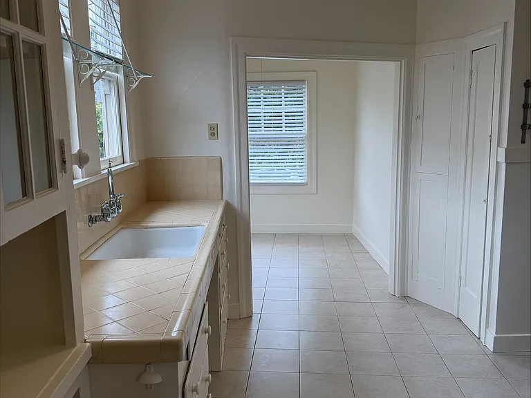 414 Santa Clara Ave — Photo 8