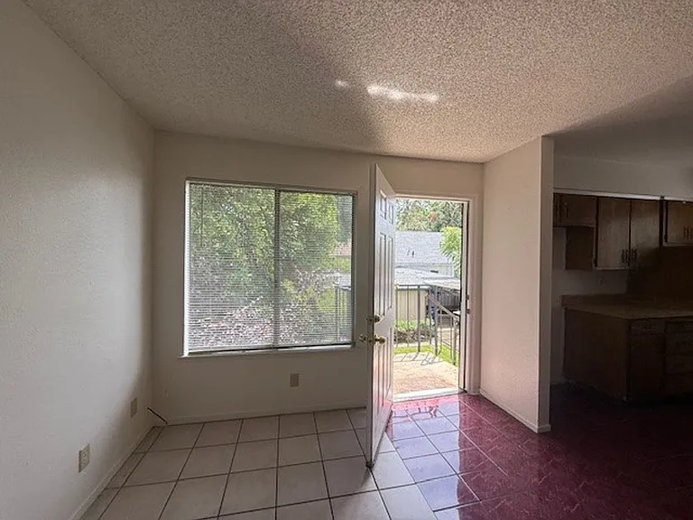 624 N Encina St — Photo 4