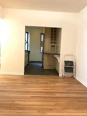 Rented by Kew Forest Realty Inc | media 6