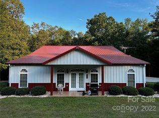 124 Raider Ln, St matthews, SC 29135