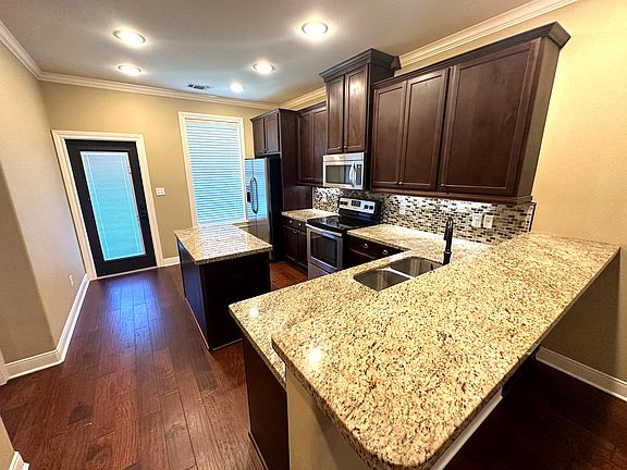 4th image of 103 Fleetwood Dr