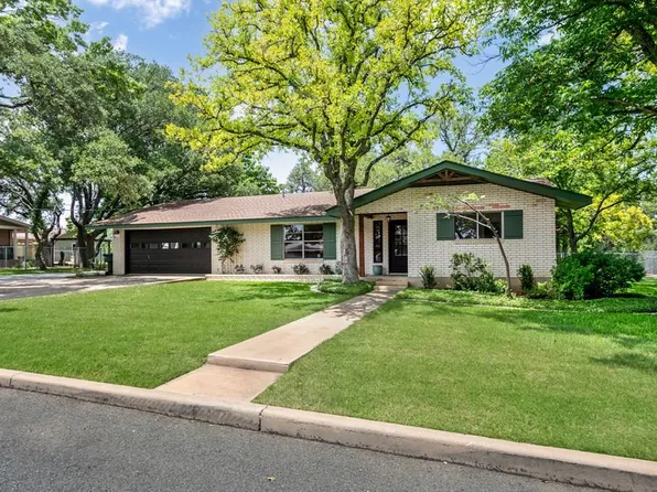 108 Cristol Dr, Fredericksburg, TX 78624