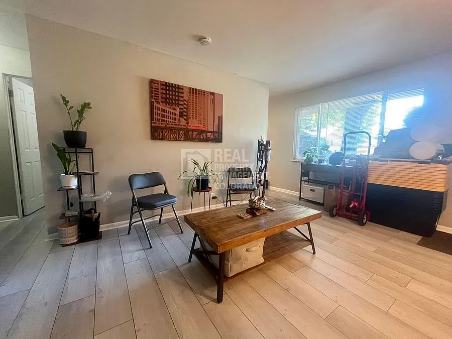 Charming 2-Bedroom Home in Littleton — Photo 4