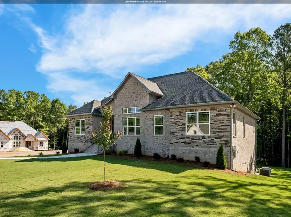 1121 Grey Oaks Valley, Pelham, AL 35124